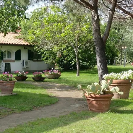 Podere Chiusa Grande Aparthotel *