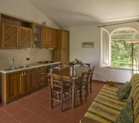 Podere Chiusa Grande Aparthotel *